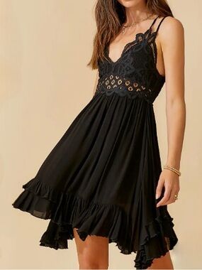 La Miel Black Romantic Lace Sleeveless Slip Dress / Large
